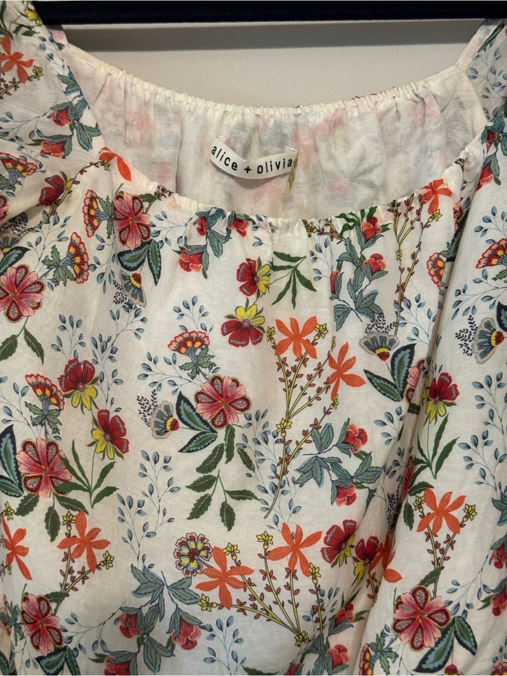 Alice + Olivia White Floral Smocked Crop Top with Red & Green Accents Sz XS - Picture 2 of 9